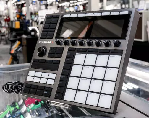 Native Instruments - MASCHINE+ Standalone Music Production System 2